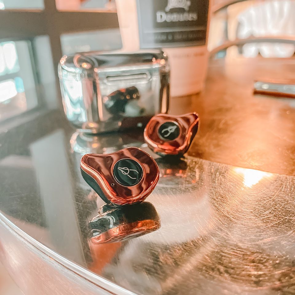 Contact Wireless Earbuds Ireland