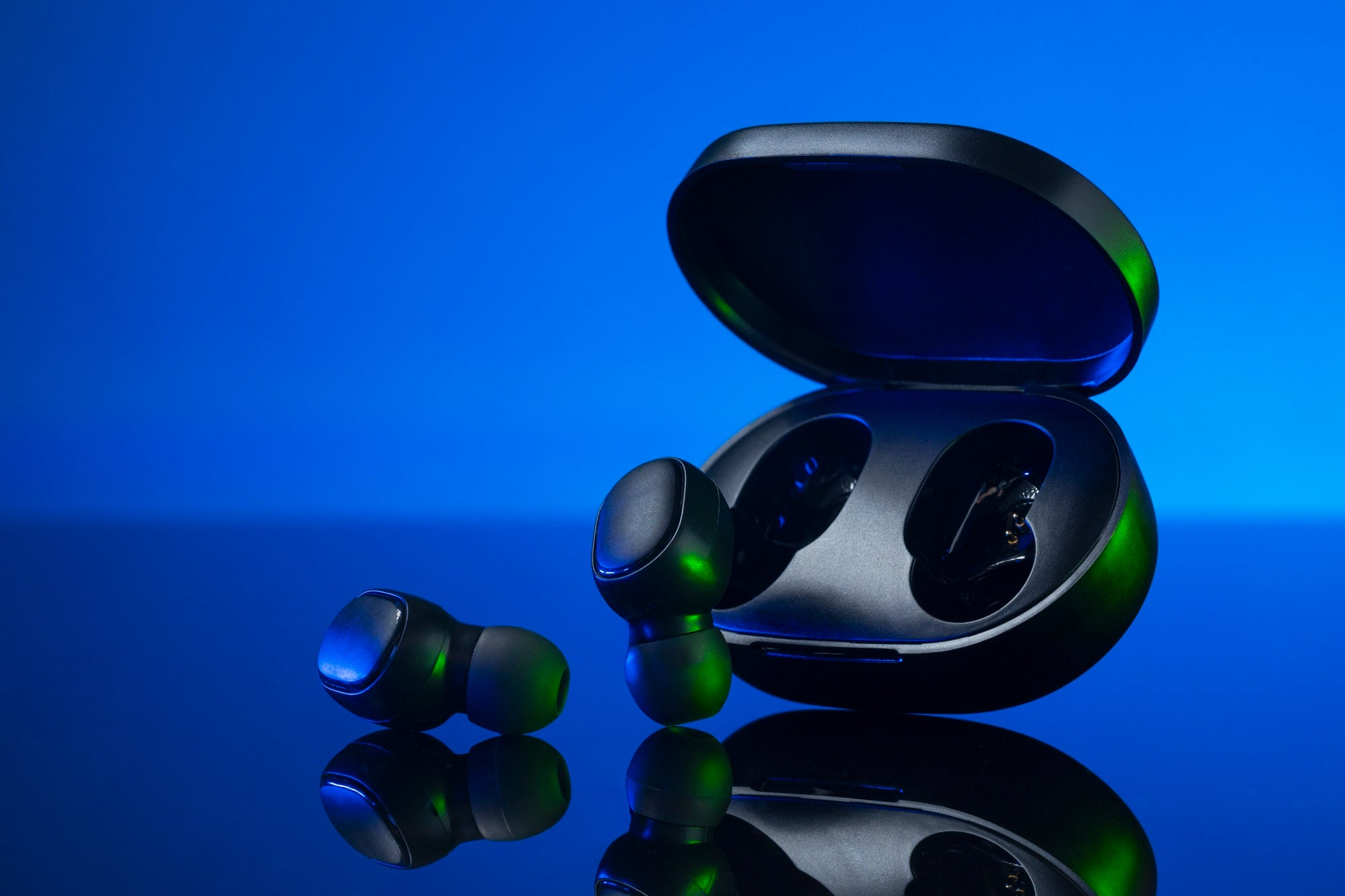 Soundpeats earbuds image