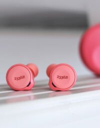 pink earbuds